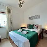 Vintage 1 With Pool By Homing Apartman