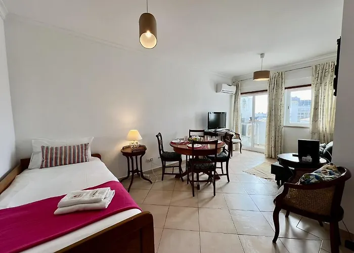 Vintage 1 With Pool By Homing Daire